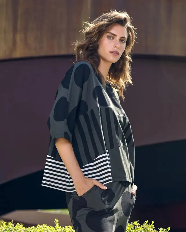 alembika-urban-chihiro-boxy-tee-khaki-damen-shirt image 1