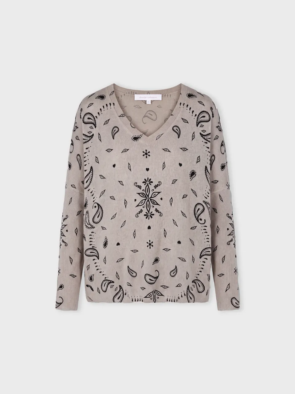 absolut-camille-poncho-pullover-v-ausschnitt-100-kaschmir-beige-bandana-print image 1