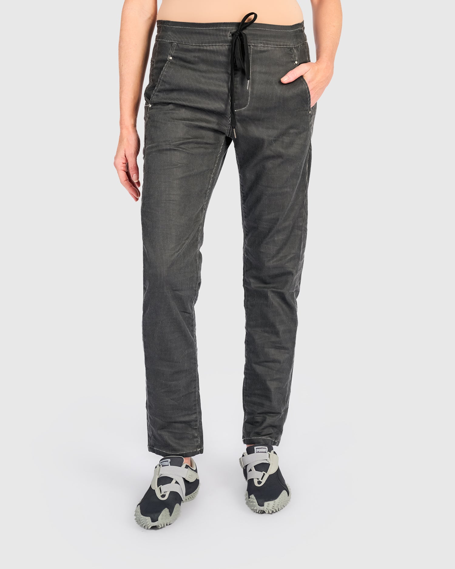 alembika-pinstripe-iconic-stretch-jeans-carbon image 1
