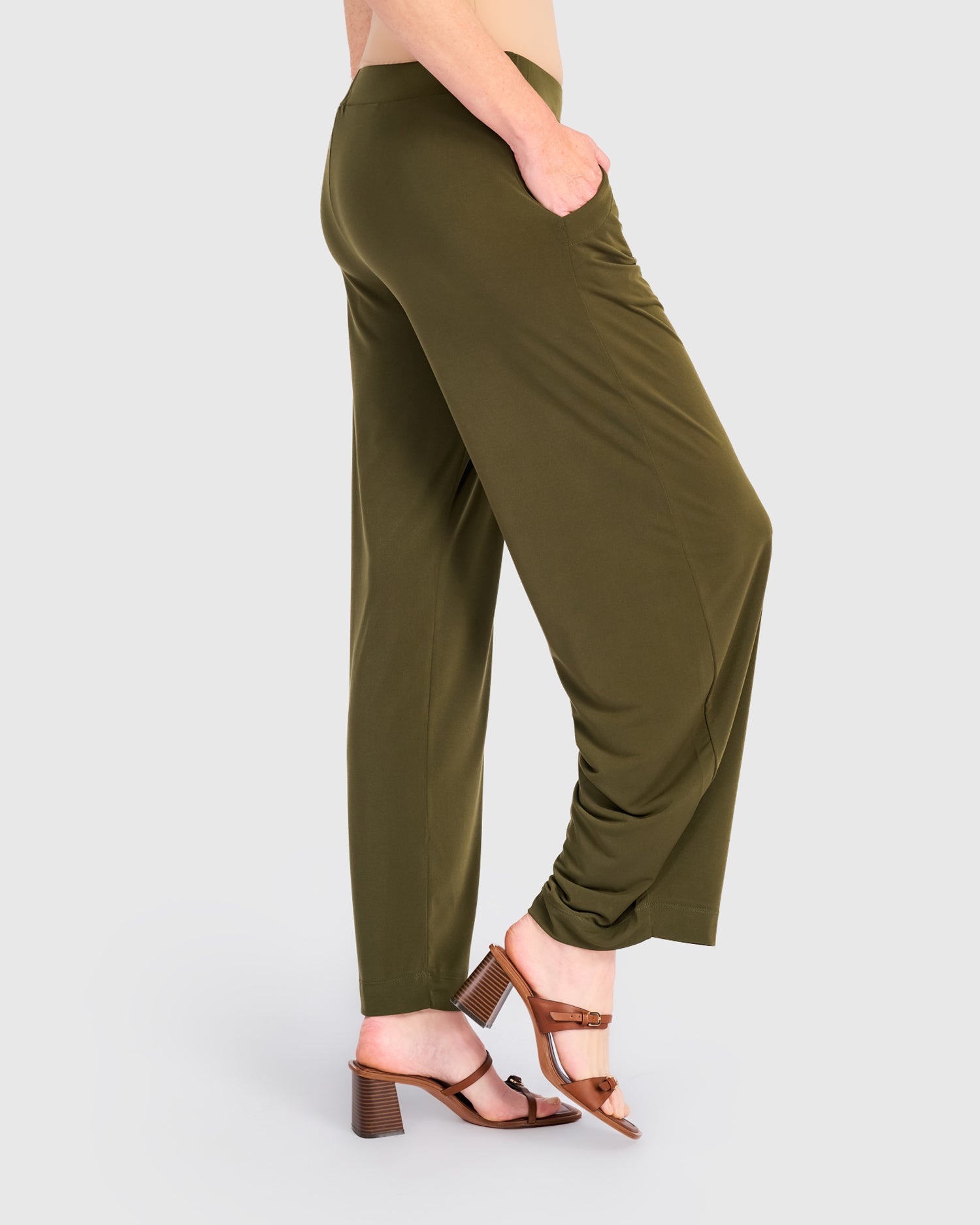 alembika-essential-slinky-flow-pants-khaki image 4