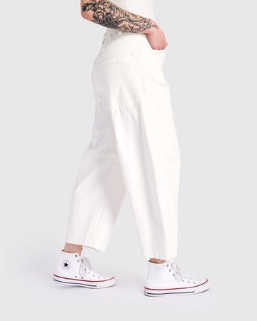 alembika-go-to-barrel-pants-damen-hose-wei image 6