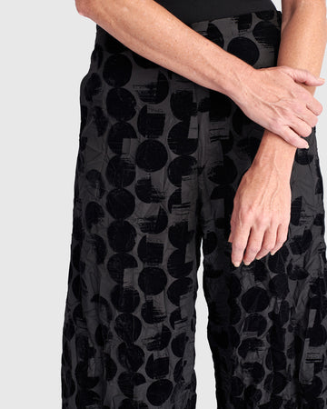 alembika-carbon-barrel-pants-crescent-cropped-ballonhose image 3