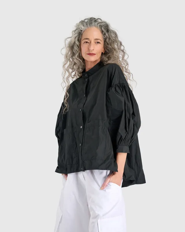 alembika-essential-taffeta-puff-shirt-black-oversize-bluse-mit-puff-rmel image 1
