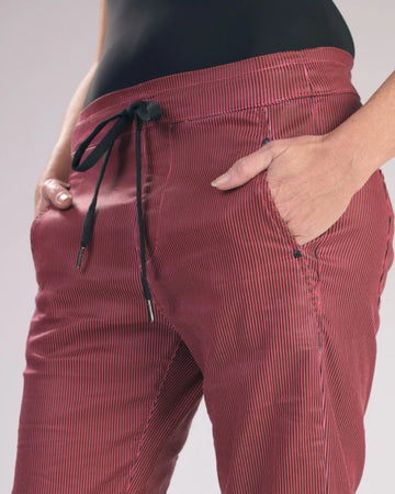 alembika-pinstripe-iconic-stretch-jeans-hose-wine image 3