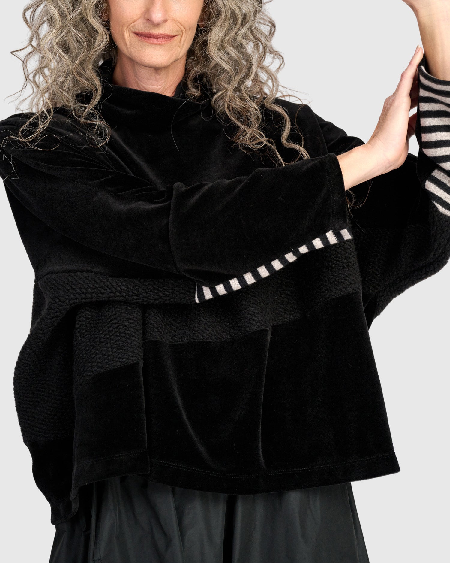 alembika-urban-soder-top-black-mix-samt-tunika image 2
