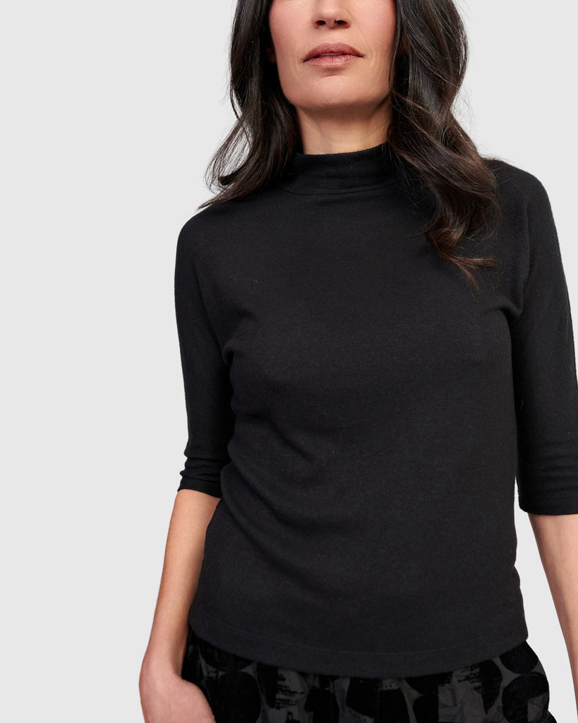 alembika-soft-knit-mockneck-tee-black-stehkragen-shirt image 1