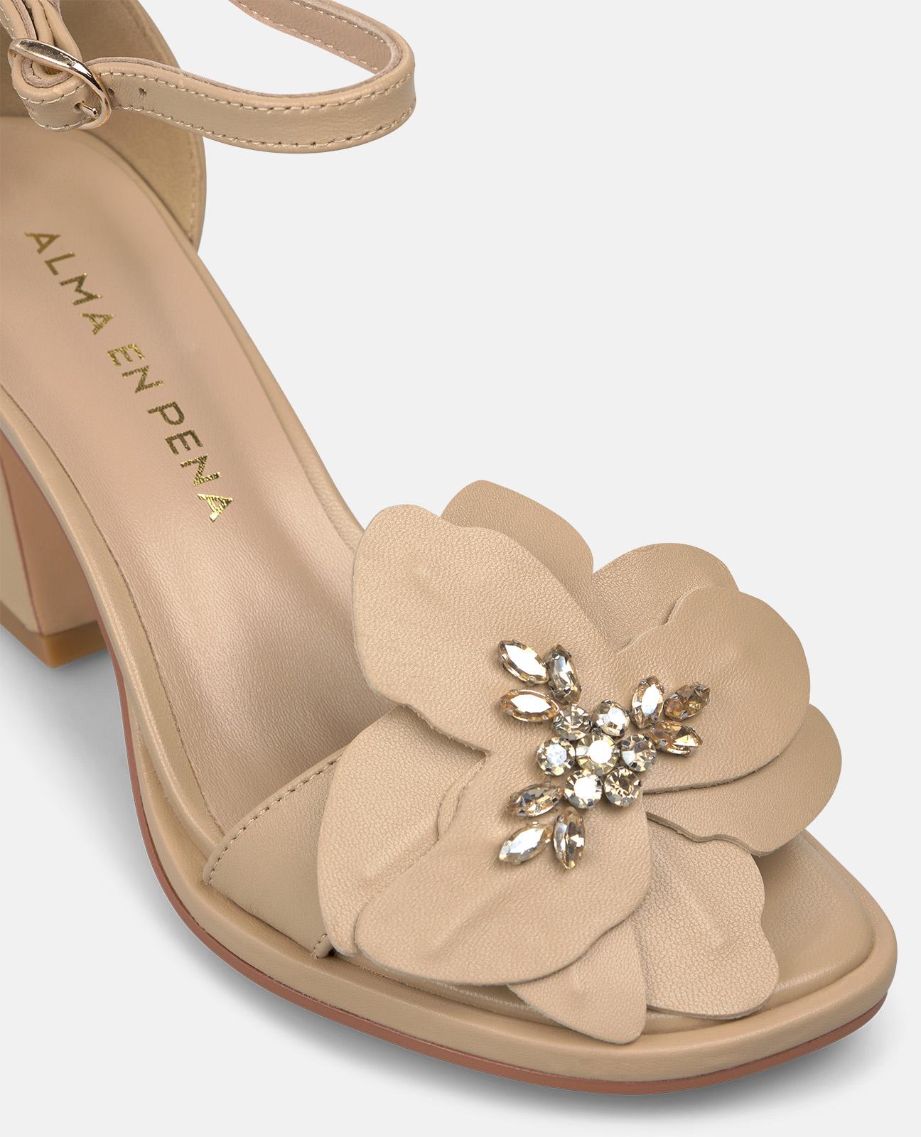 alma-en-pena-riemchen-sandale-nappa-arena-blume-8-5-cm-keilabsatz image 4