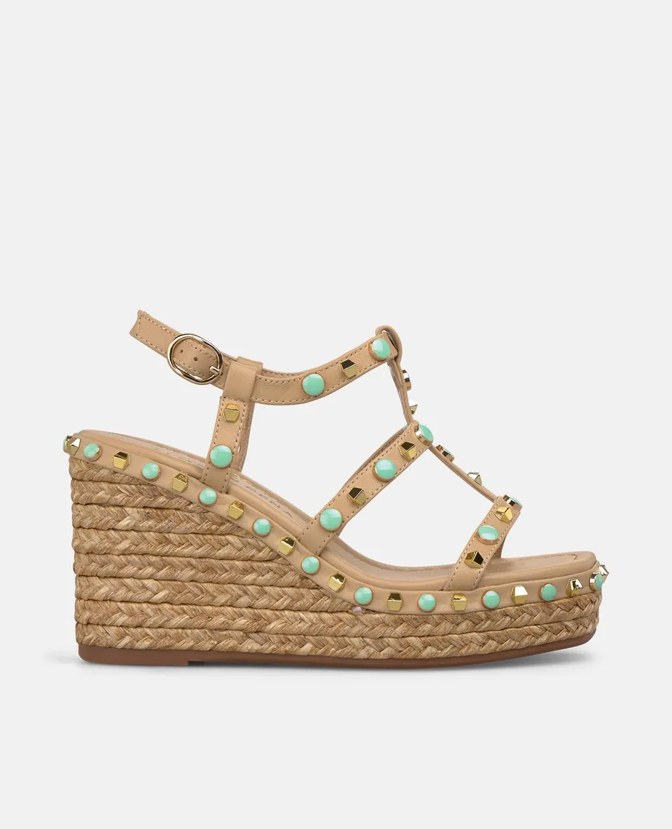 alma-en-pena-esparto-sandal-with-studded-upper-keilsandalette-in-arena-mit-9-5-c image 1