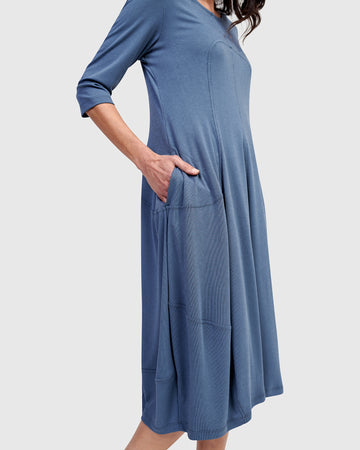 alembika-essential-crew-cocoon-kleid-blue-mist image 2
