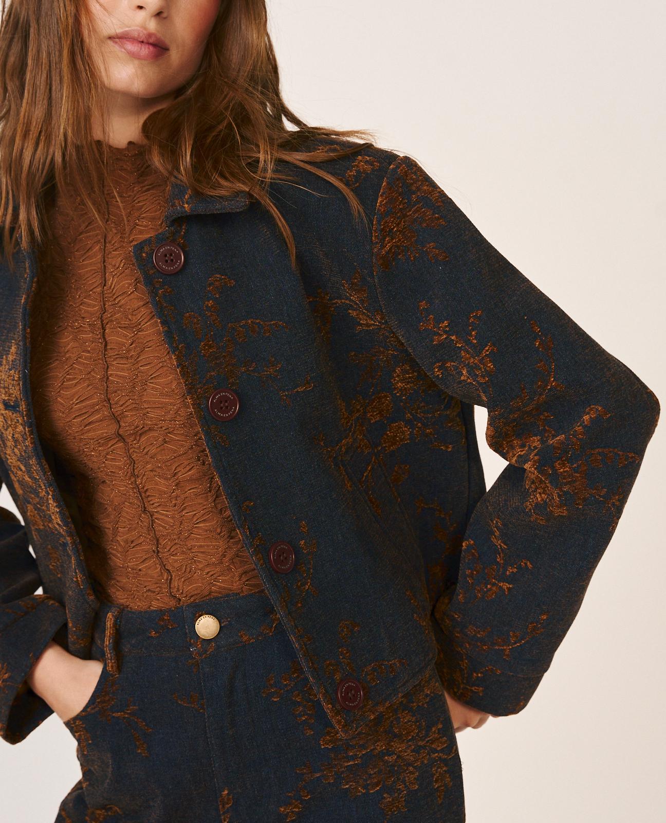 alma-en-pena-floral-denim-jacket-jeansjacke-mit-blumen-flockvelours-blau image 7