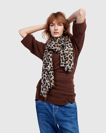 alembika-roam-schal-leopard-woll-cashmere-tuch-190x68-cm image 5