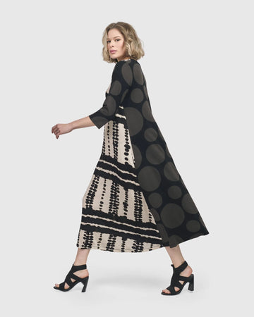 alembika-incan-trail-t-shirt-kleid-savanna-midi image 2
