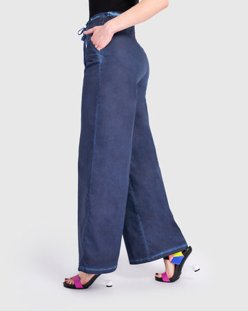 alembika-washed-wide-leg-stretch-jeans-navy image 3