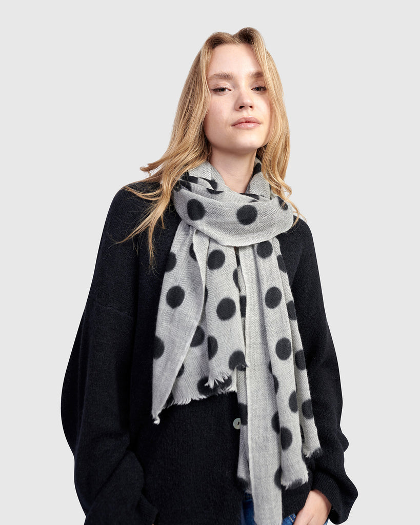 alembika-prim-scarf-circles-schal image 1