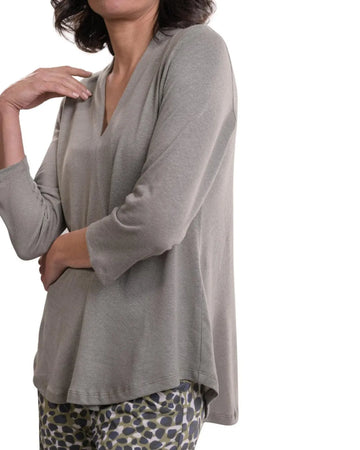 alembika-essential-linen-v-neck-top-sage-leinentop image 3