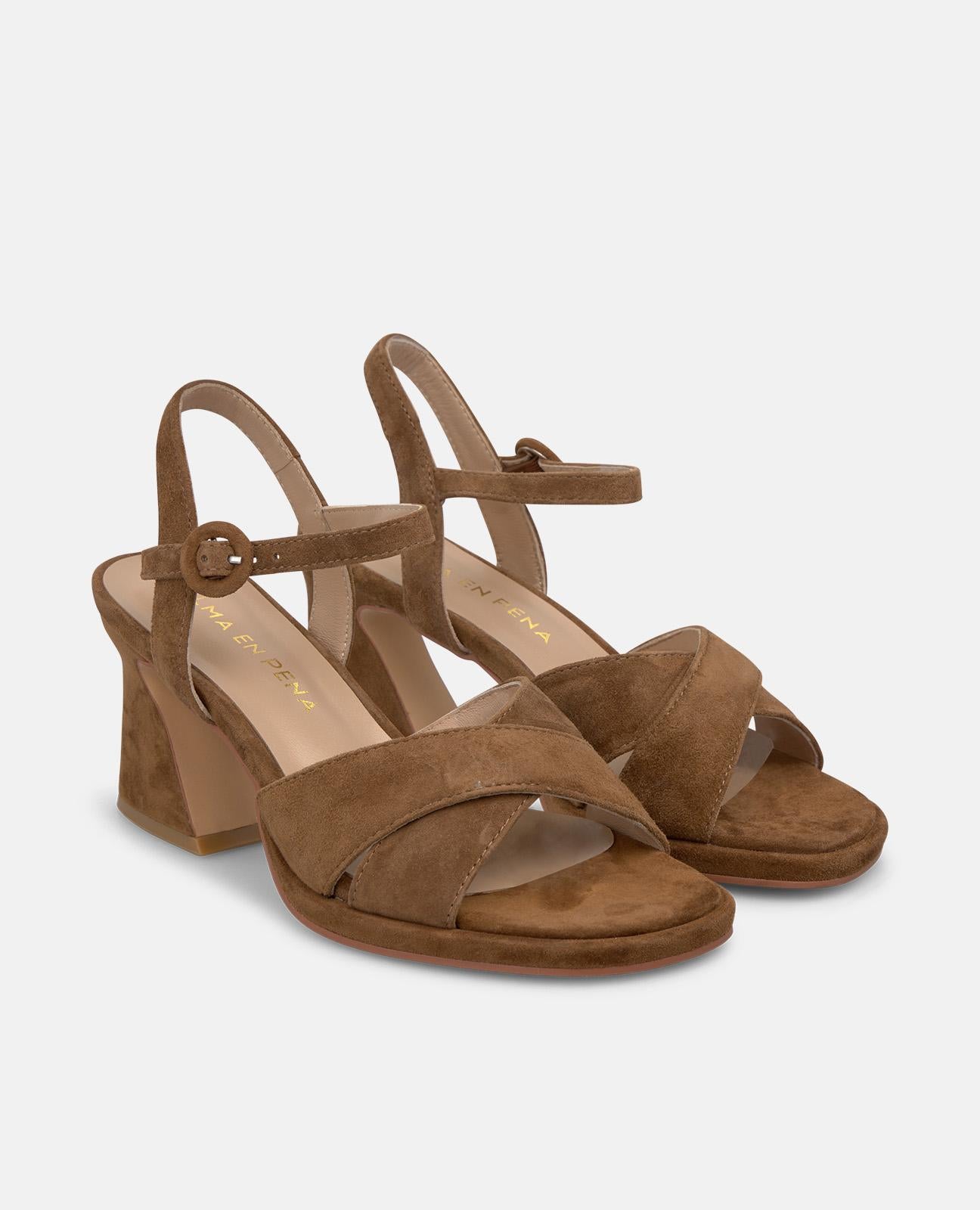 alma-en-pena-sandals-with-front-straps-sandaletten-karamell-mit-blockabsatz-8-5- image 2