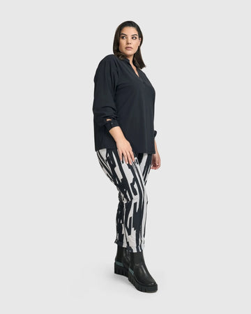 alembika-trinity-v-neck-pullover-top-schwarz image 3