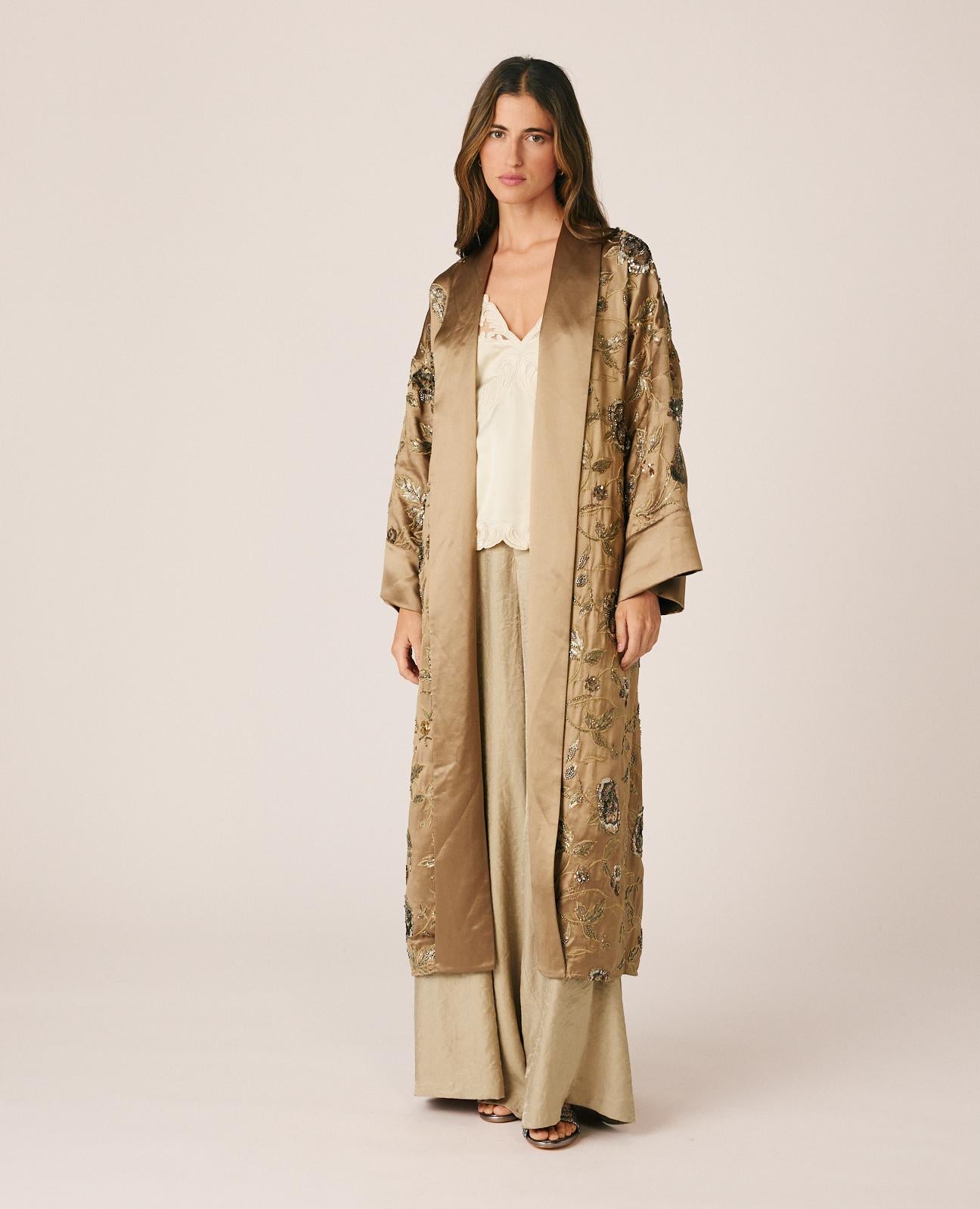 alma-en-pena-satin-kaftan-mink-mit-pailletten image 2