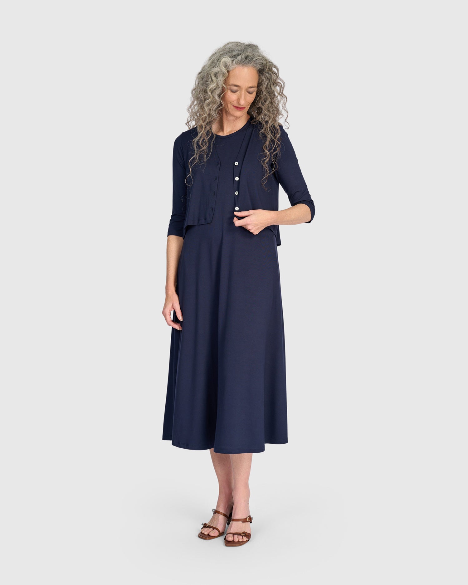 alembika-essential-crop-cardigan-navy-kurz-cardigan image 6