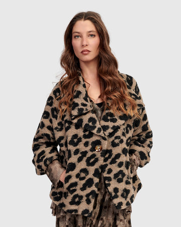 alembika-wildcard-cozy-jacke-leopard image 6