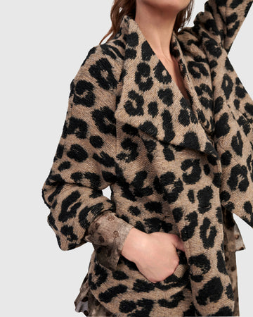 alembika-wildcard-cozy-jacke-leopard image 7