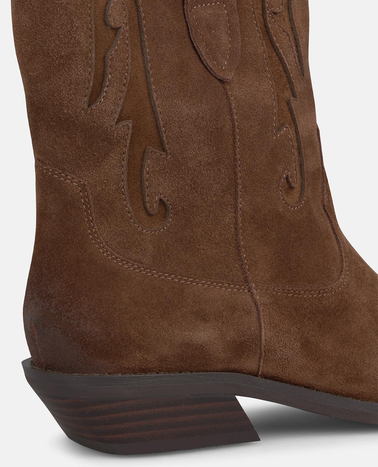 alma-en-pena-suede-cowboy-boots-wildleder-stiefeletten-camel-3-5-cm-blockabsatz image 4