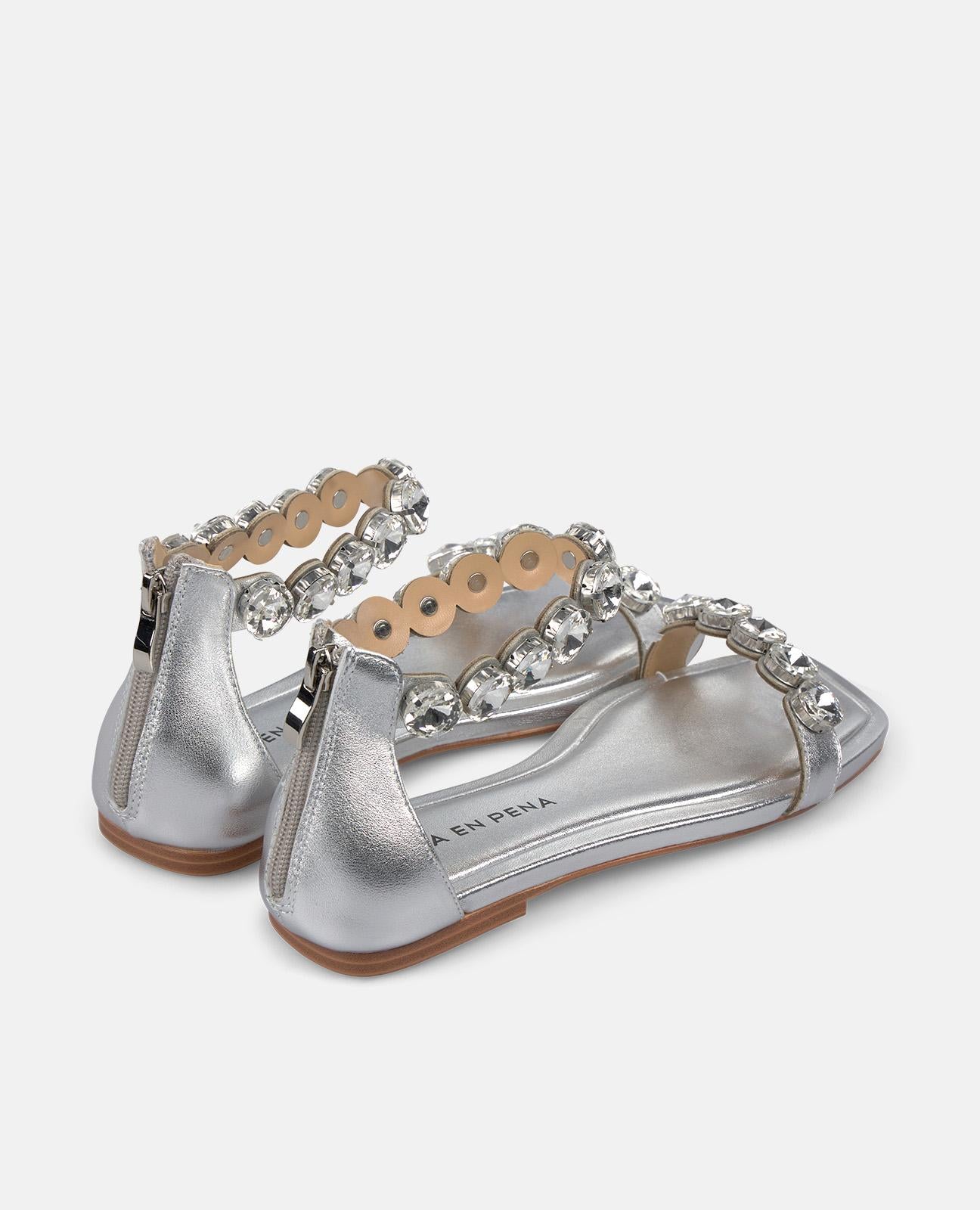 alma-en-pena-flat-sandal-straps-detail-sandale-silber-1-cm image 3