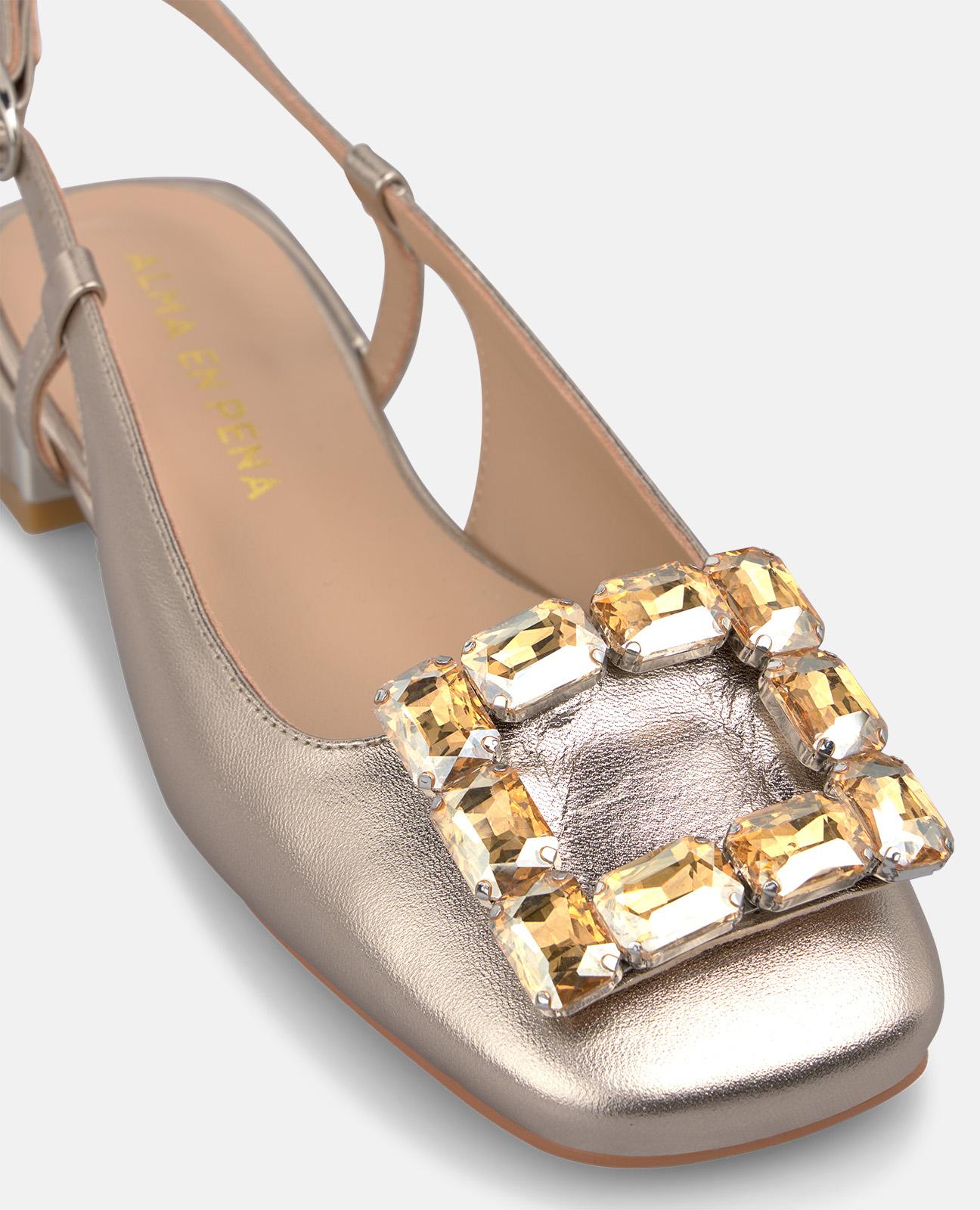 alma-en-pena-slingback-flachschuh-mit-metallschnalle-bronze-2-cm image 4