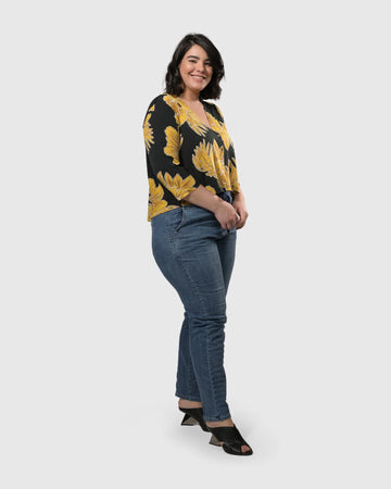 alembika-kona-crop-cardigan-gold-jacke image 3