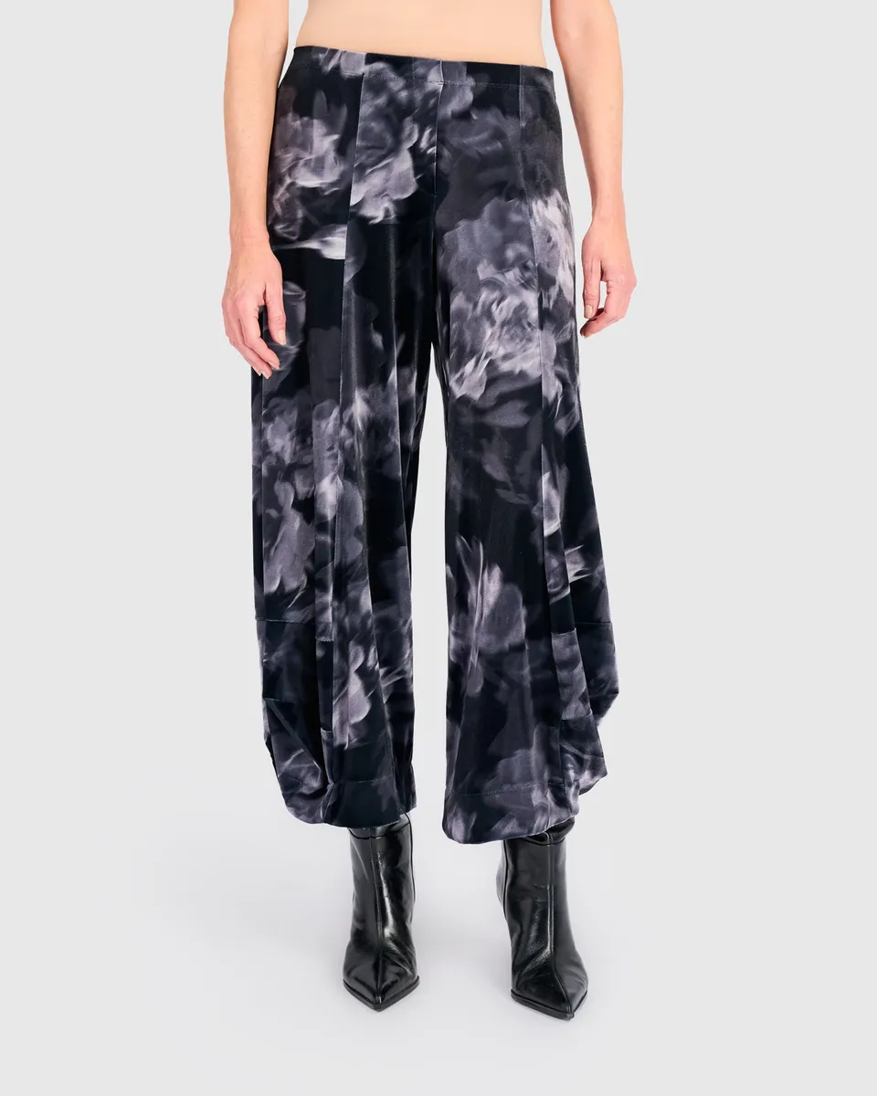 alembika-cassis-velvet-punto-pants-smoke-flora image 1
