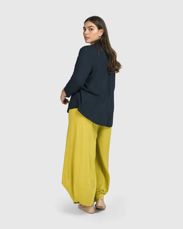 alembika-essential-v-neck-top-ocean-3-4-arm-shirt image 5