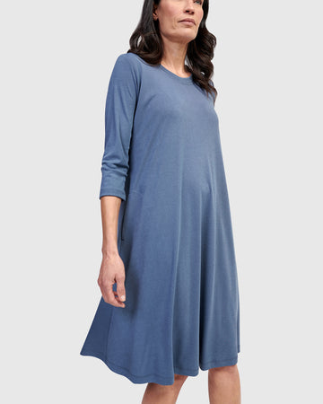 alembika-essential-relaxed-kleid-blue-mist image 3