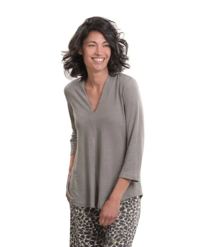 alembika-essential-linen-v-neck-top-sage-leinentop image 1