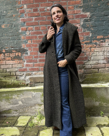 alembika-urban-tash-long-coat-khaki-langer-strickmantel image 2