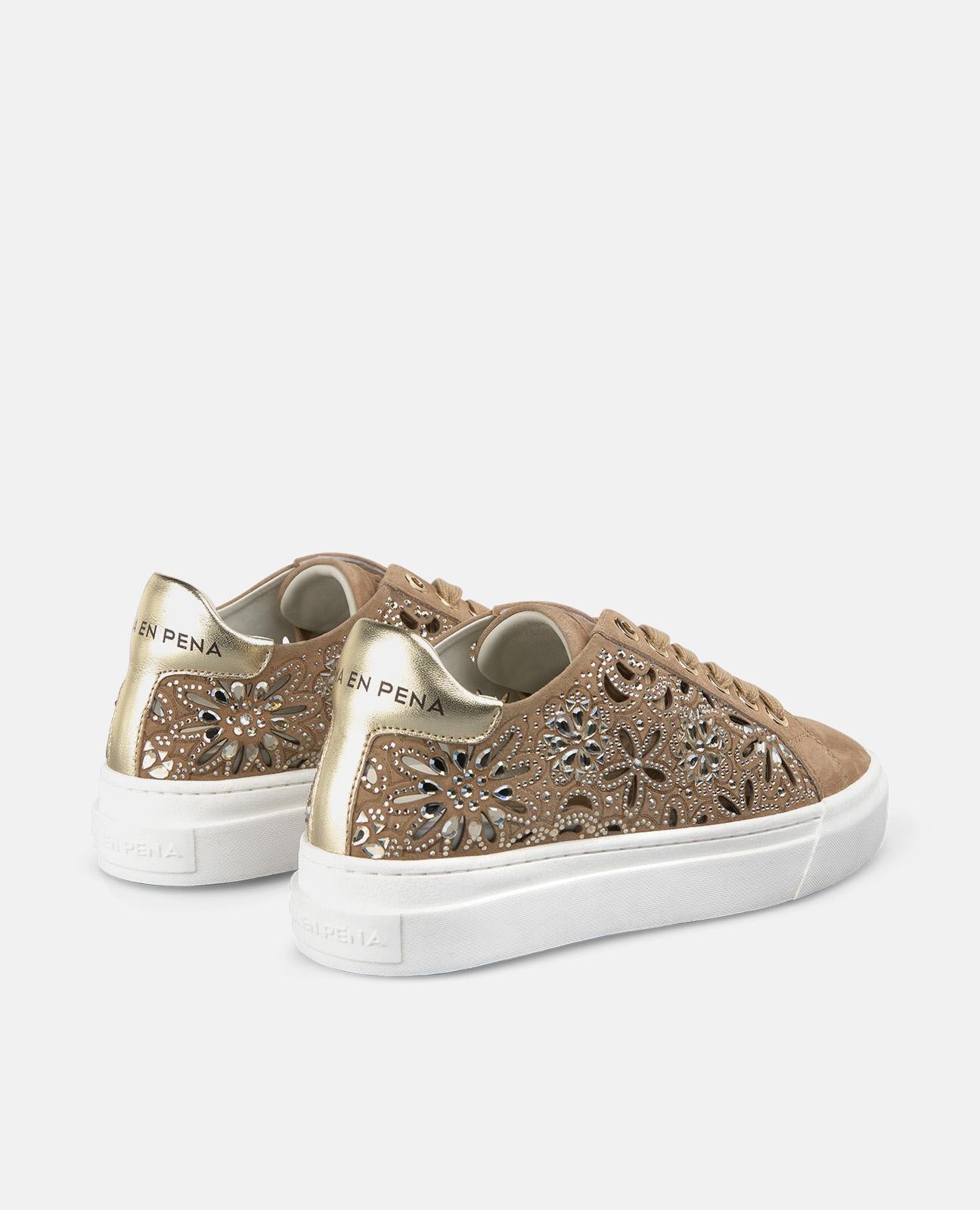 alma-en-pena-sportlicher-sneaker-mit-loch-blumenmuster-und-3-5-cm-plateau-sand image 3