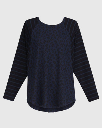 alembika-chiu-raglan-top-navy-leo image 5