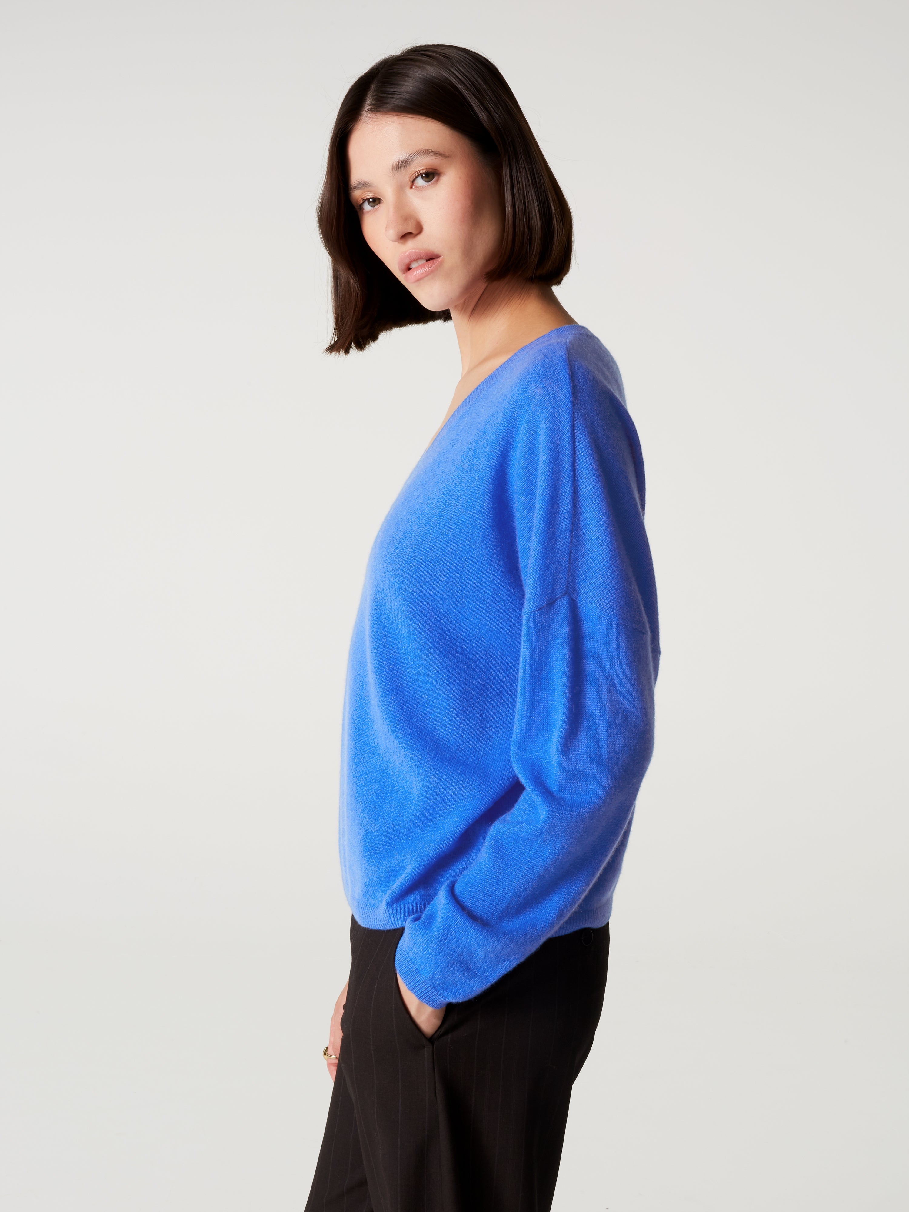 absolut-pull-alicia-damen-kaschmir-v-ausschnitt-blau-oversize image 2