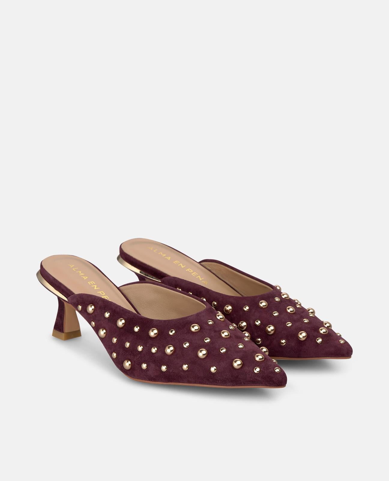 alma-en-pena-mule-mit-goldnieten-bordeaux-suede-6-cm-stiletto image 2