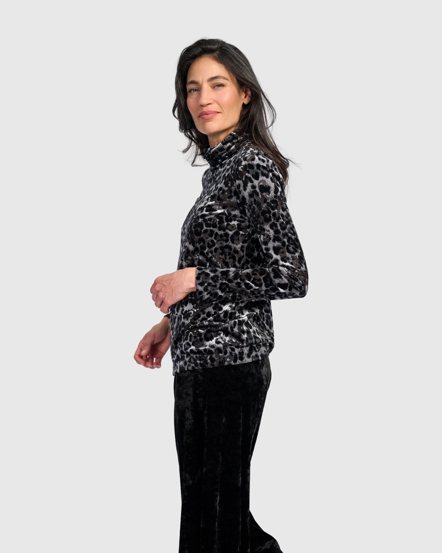 alembika-dita-turtleneck-top-at817l-pewter-leopard image 3