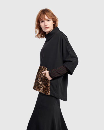 alembika-urban-muff-pullover-top-black image 5