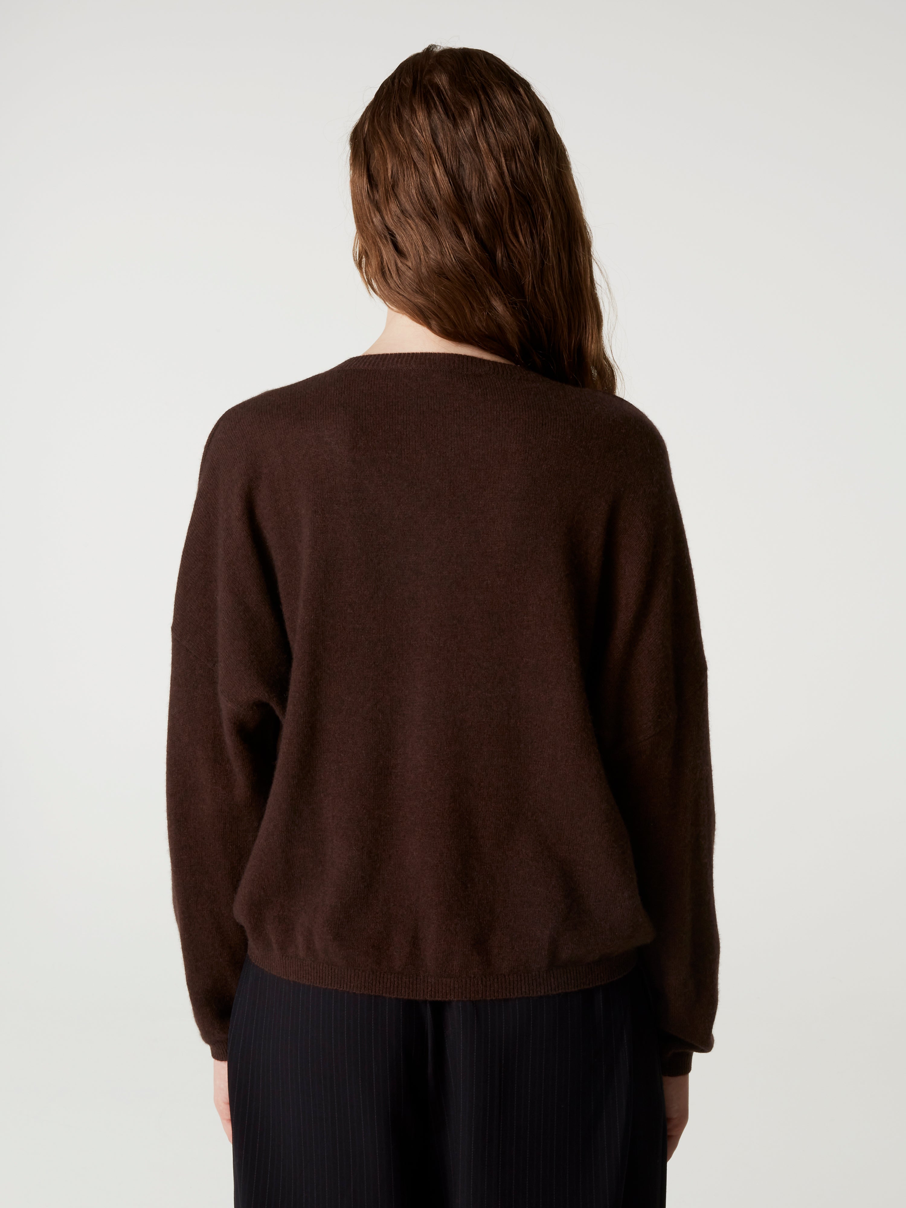 absolut-alicia-v-pullover-aus-kaschmir-mit-weiter-passform-braun image 4