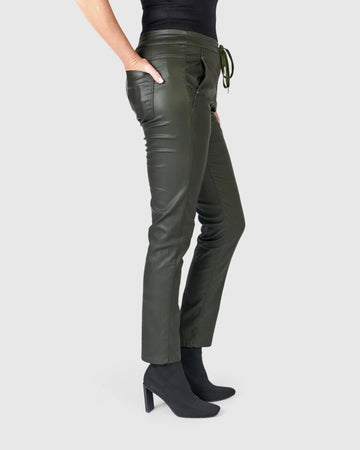 alembika-iconic-stretch-jeans-coated-forest image 3