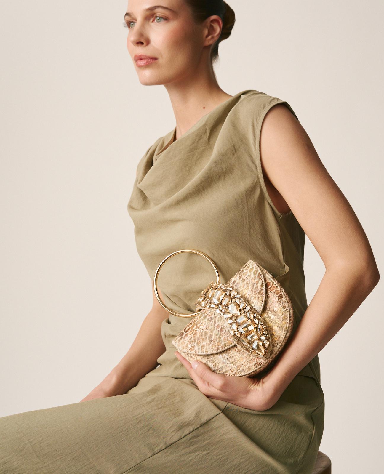 alma-en-pena-snake-shoulder-bag-halbmond-leder-camel image 2