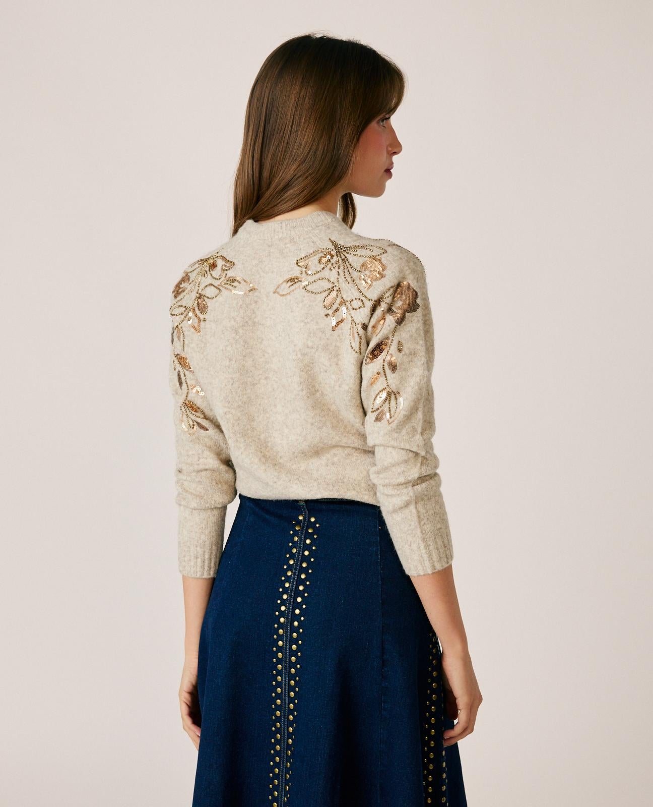 alma-en-pena-strickpullover-mit-blumenstickerei-beige-pailletten image 6