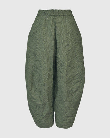 alembika-urban-pinstripe-crinkle-lantern-pants-forest-black image 8
