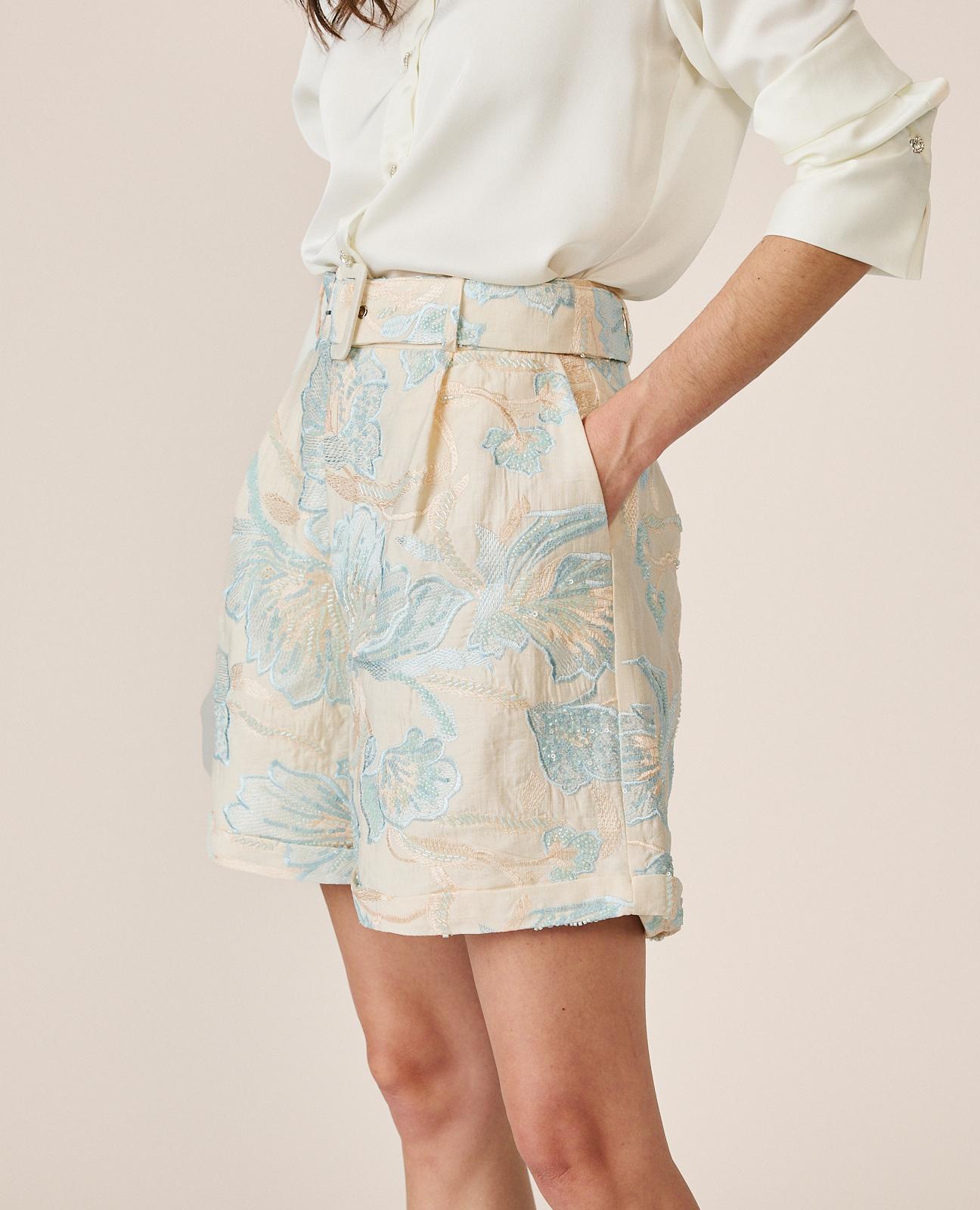 alma-en-pena-bestickte-shorts-blau-high-waist-shorts-leinen image 5