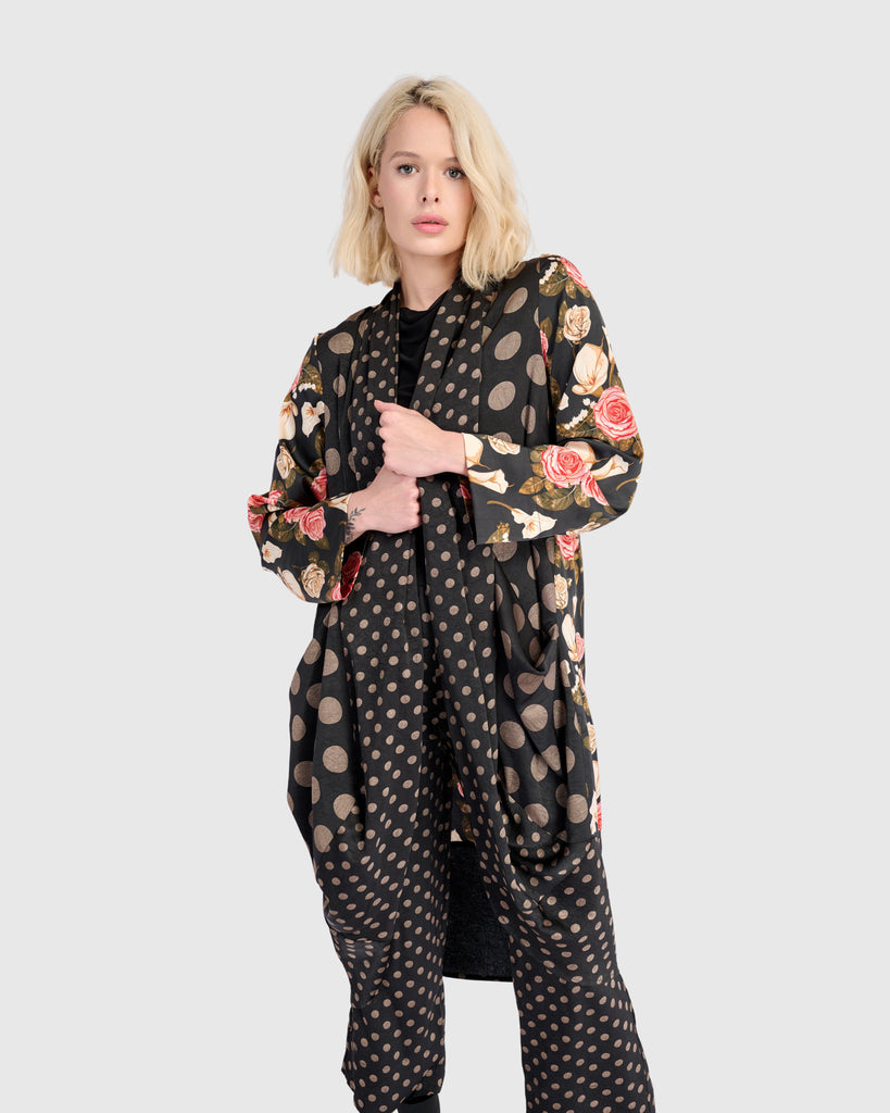 alembika-spritz-duster-black-bronze-dots-mantel image 1