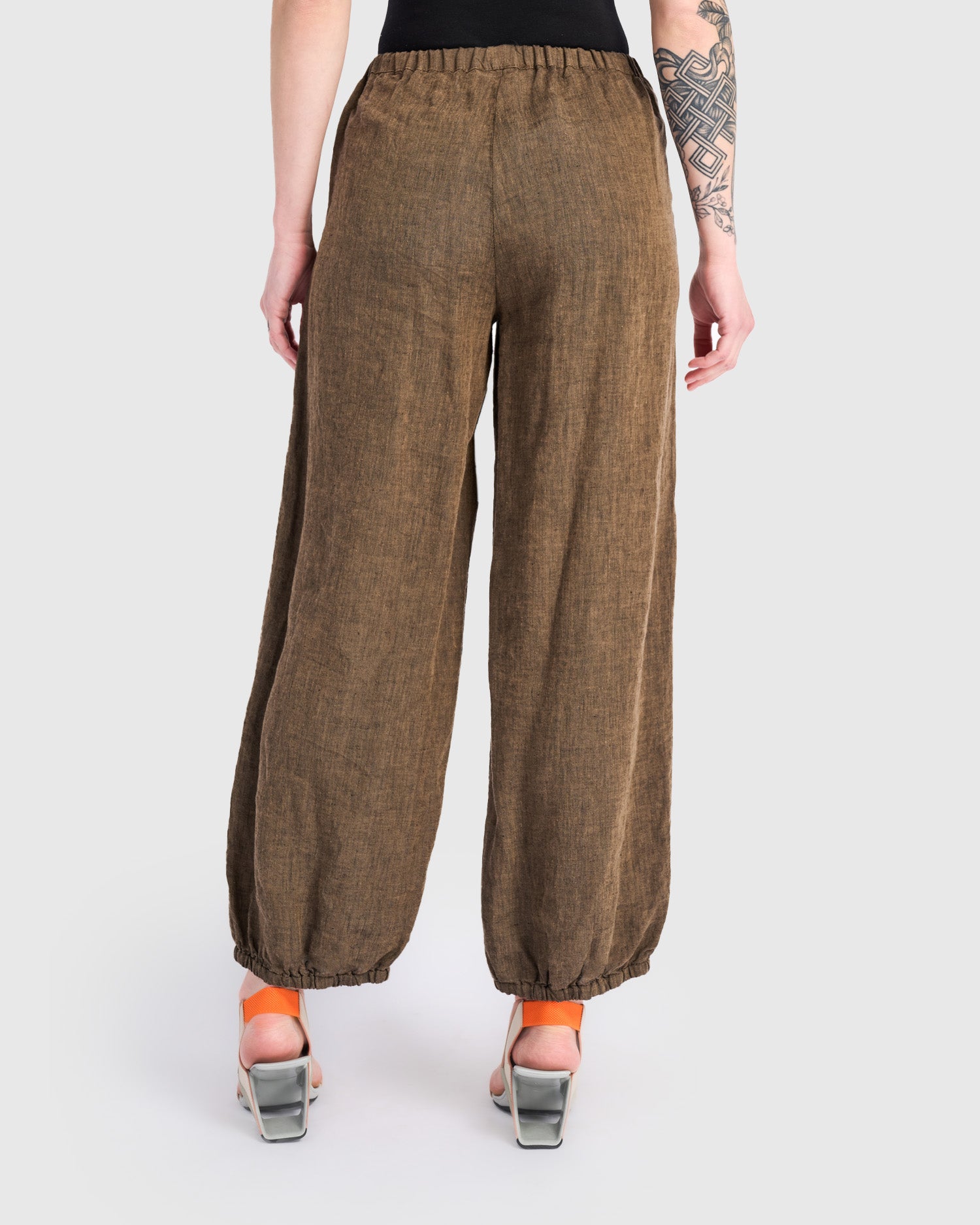alembika-linen-lantern-pants-damen-leinenhose-sepia image 5