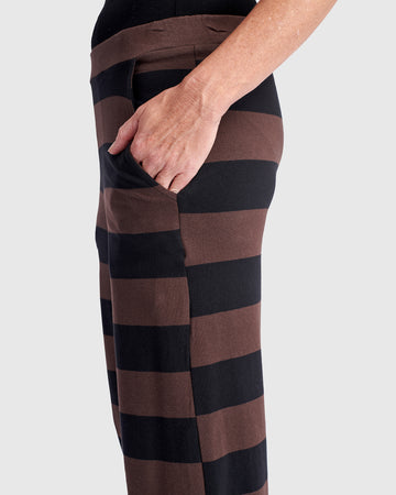 alembika-urban-retrofit-cropped-pants-brown-cropped-hose image 3