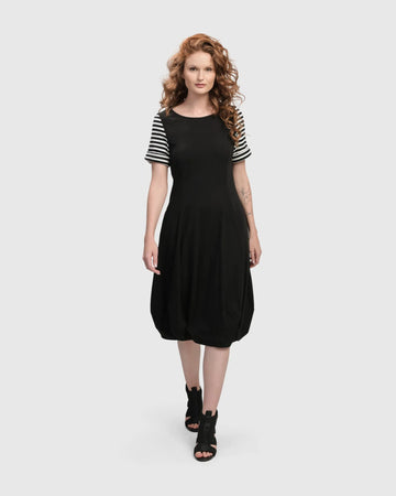 alembika-urban-daytime-cocoon-kleid-stripes image 4